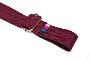 Yoga strap burgundy red buckle detail